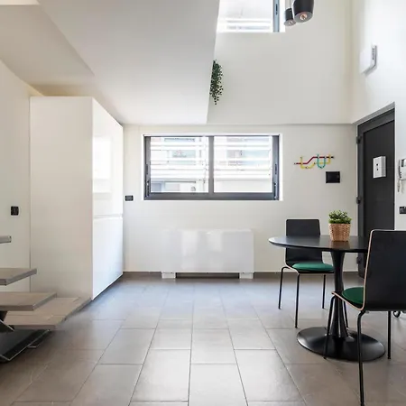 Open Space Loft Navigli * Milán